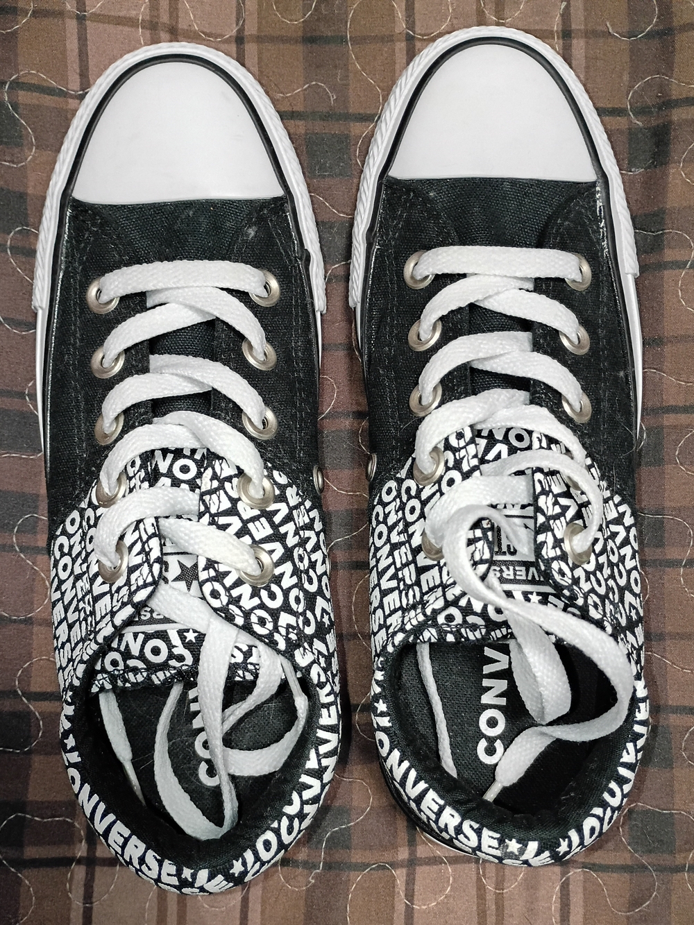 Converse Women's Black & White Logo Print Low Top Sneakers